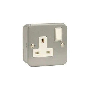 Buy 13 Amp Socket Outlet 1 Gang Switched DP in Metal Clad From JDS DIY